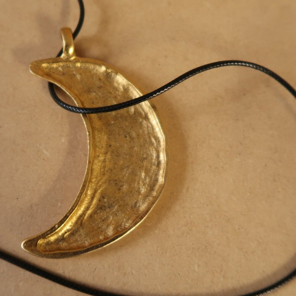 DIY Jewelry Moon Pendant Metal Gold Tone Over Size 27 Grams No Markings Found - Picture 3 of 9